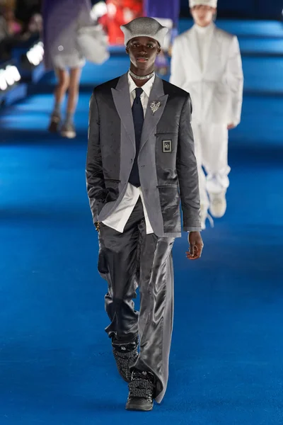 Look 39